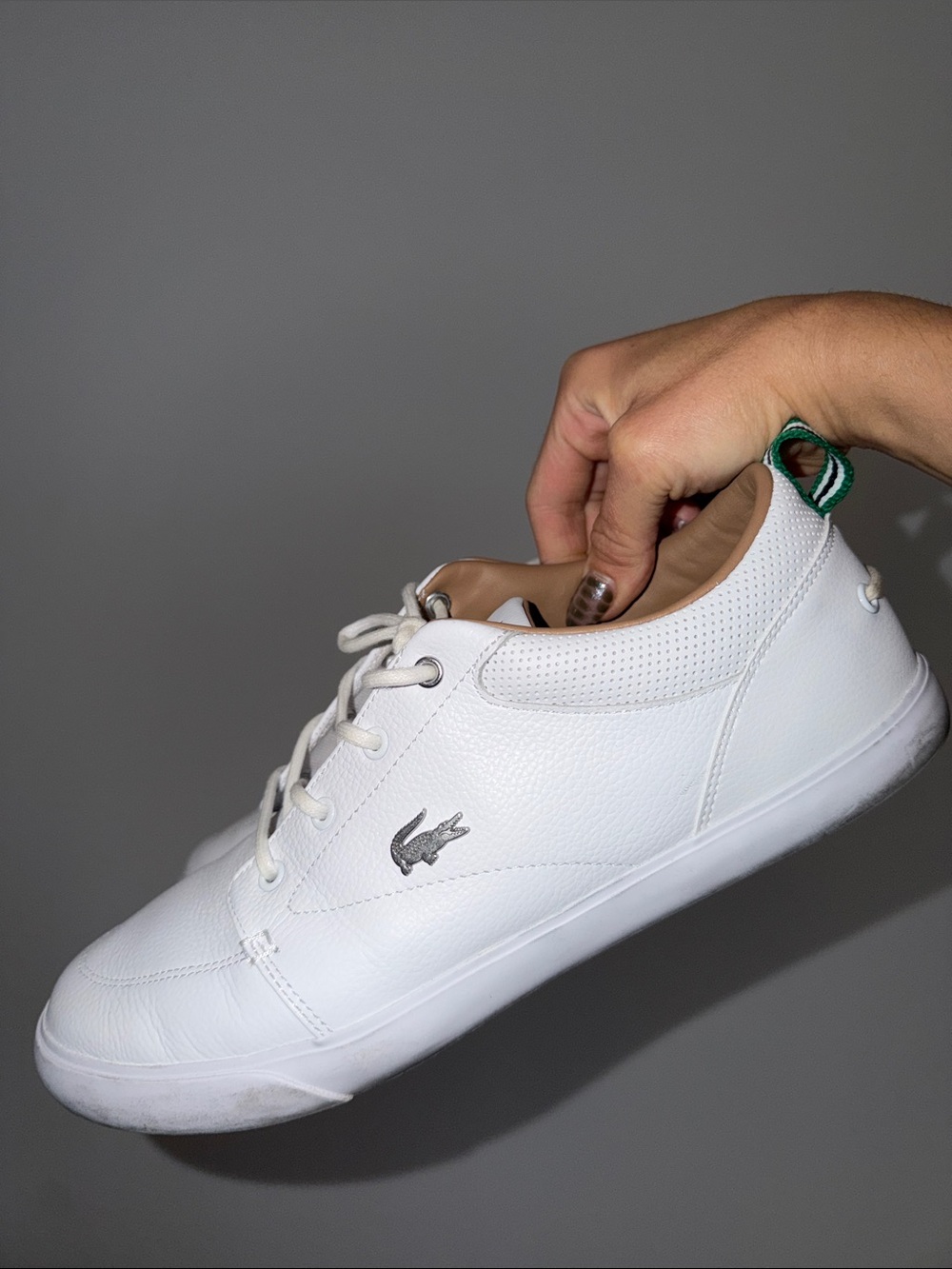 Lacoste men’s White Leather Low-Top Sneakers with Green Heel Loop size 10.5